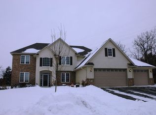 1488 Sussex Ct, Shakopee, MN 55379