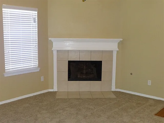 3 bed, 2.5 bath, 1678 sqft, $2,130 — Photo 4