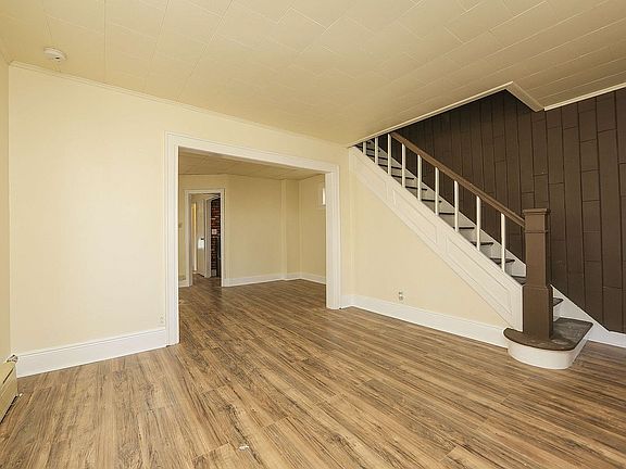 2nd image of 91-10 Vanderveer St #1