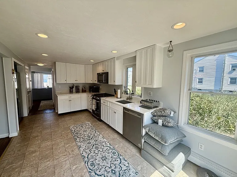 735 Sea St — Photo 8