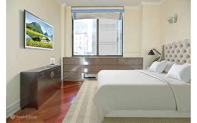 Rented by Douglas Elliman | media 22