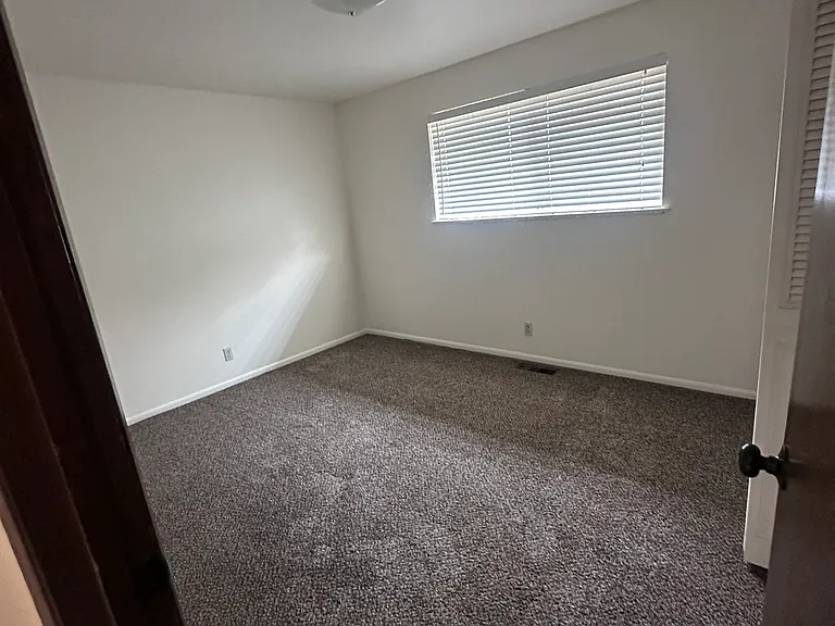1833 Fern Ave — Photo 9