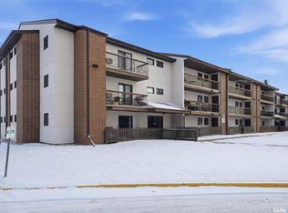 211 Tait Pl #210, Saskatoon, SK S7H5L5