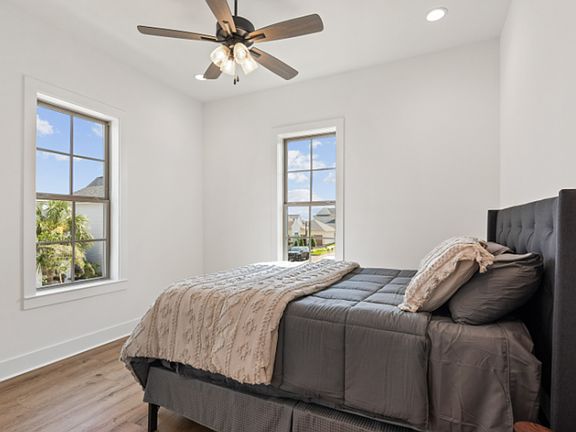 4th image of 115 Gaunt Ln #206