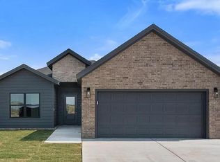613 14th St, Wolfforth, TX 79382