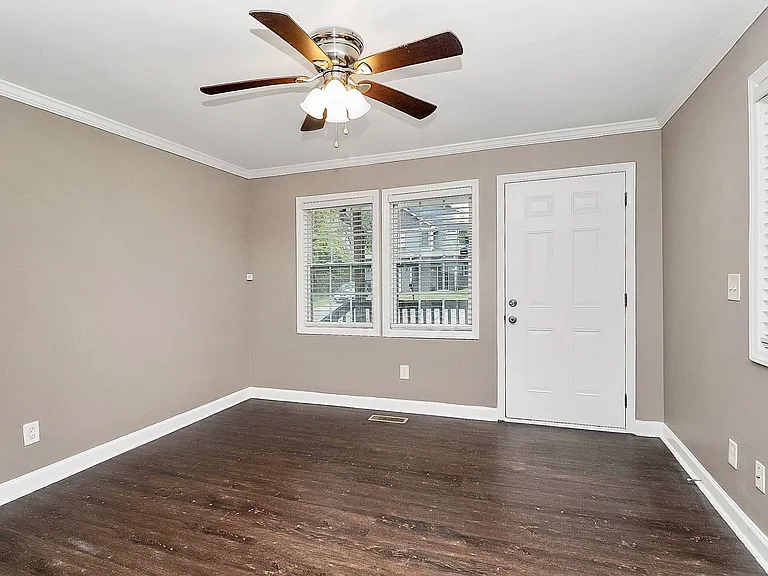 2215 Kennesaw Dr — Photo 7