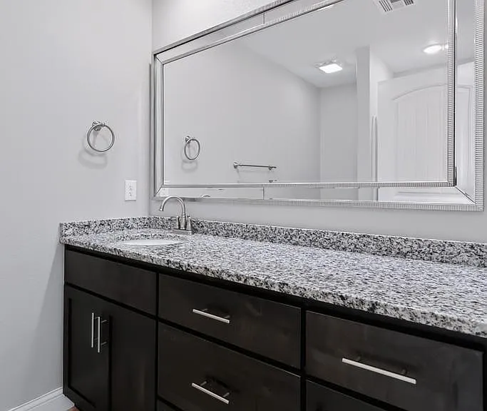 2410 S Jackson Ave — Photo 9