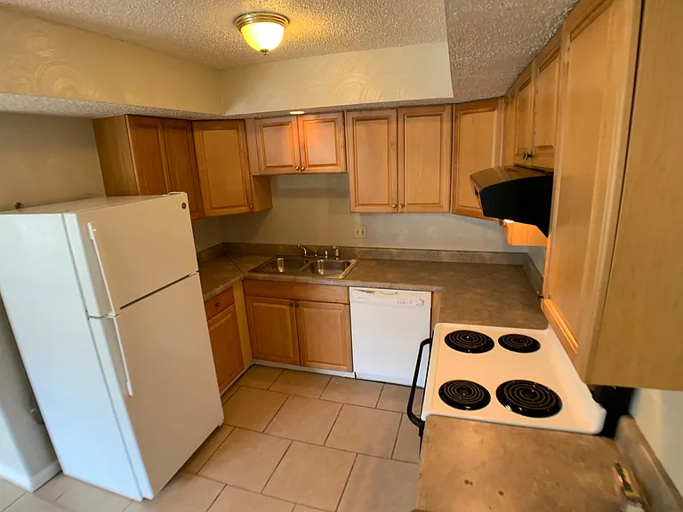 2658 Tifton Ave — Photo 4