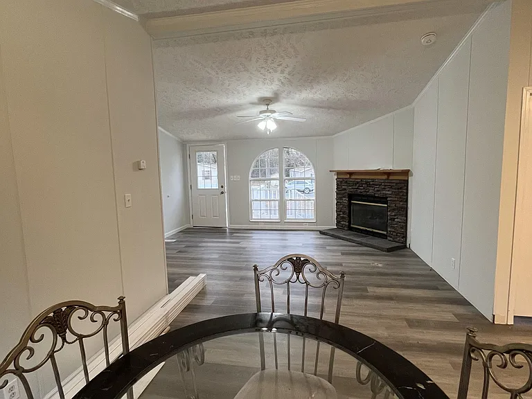 305 Hammond St — Photo 6