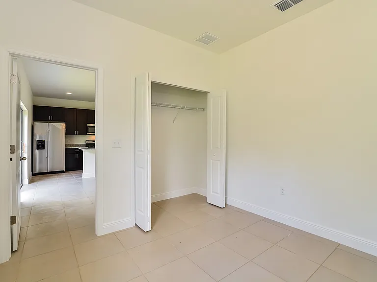16673 SW 21st Cir — Photo 9