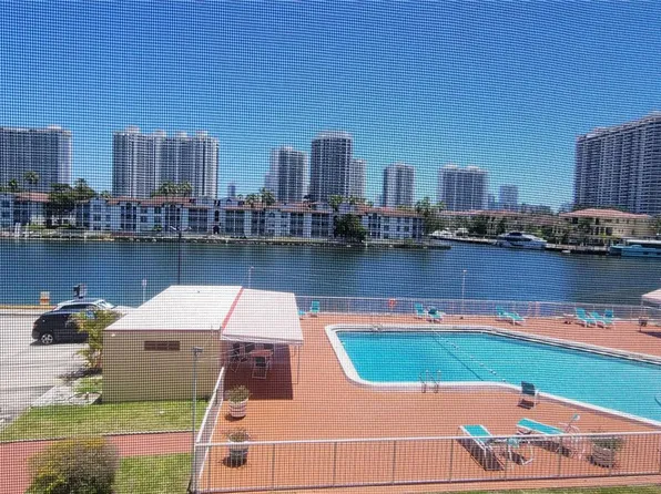 2980 Point East Dr APT D301, Aventura, FL 33160