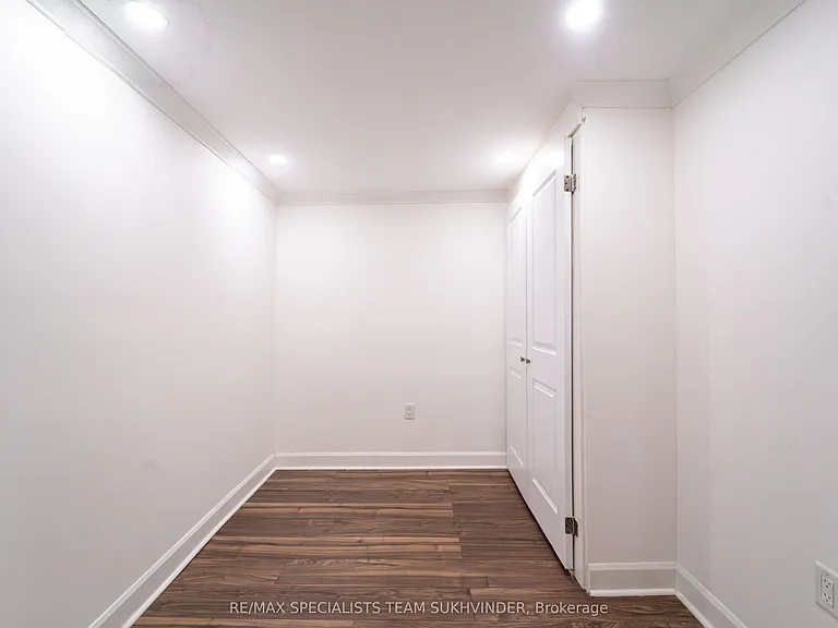 128 Embassy Dr — Photo 7