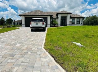2911 35th St SW, Lehigh Acres, FL 33976