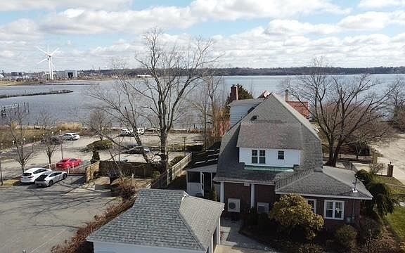 3rd image of 1200 Narragansett Blvd
