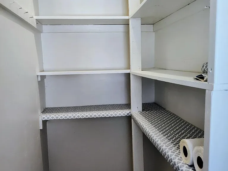 Kitchen pantry