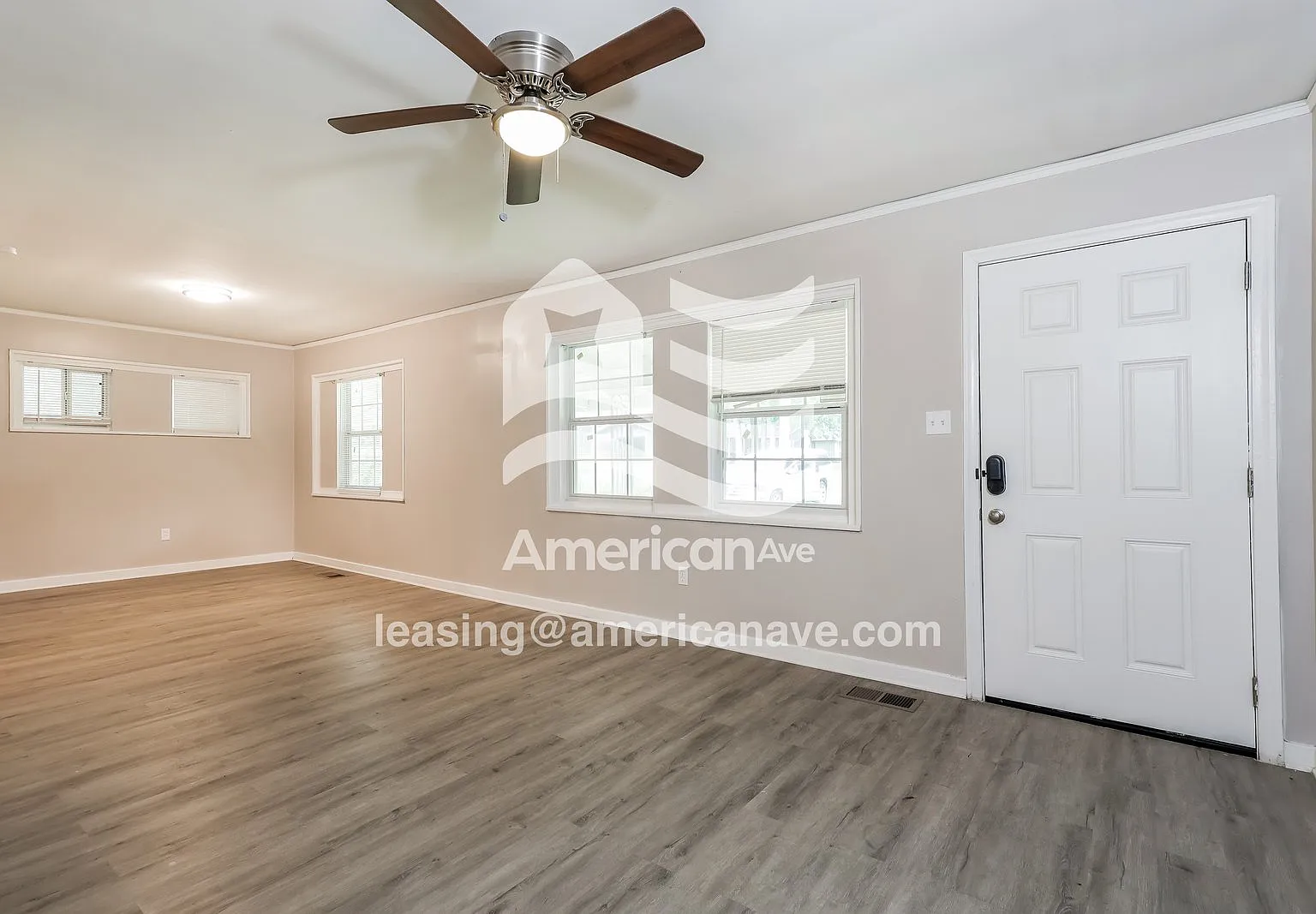 3 bed, 1.0 bath, 1372 sqft, $920 — Photo 3