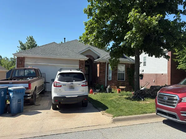45 Valley View Cir, Bentonville, AR 72712