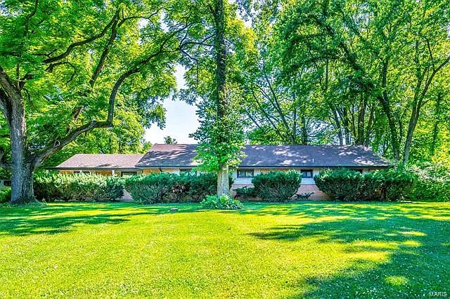 49 Queens Dr photo 1