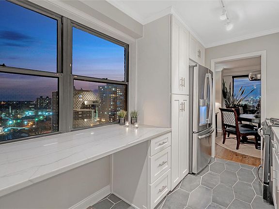 5th image of 4466 W Pine Blvd APT 15E
