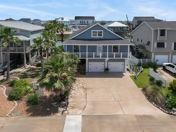 318 Sunset Cir, Tiki Island, TX 77554