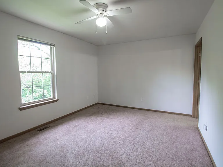 2119 Ballenger Ln — Photo 17