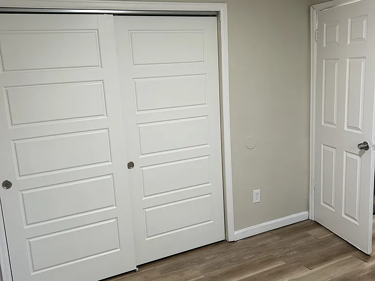 3605 S Knox Ct — Photo 9