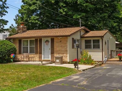 37 Ridge Rd, East Greenwich, RI, 02818