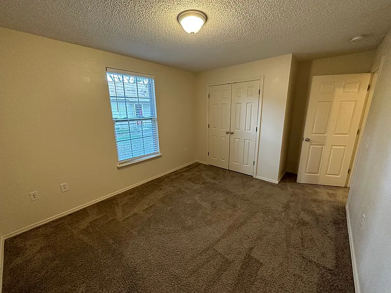 4420 Marlane Dr — Photo 10