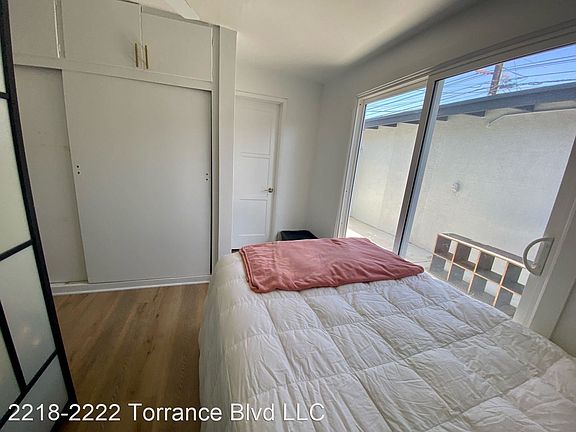 3rd image of 2218 Torrance Blvd #E
