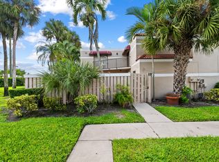 3770 VILLAGE Drive #B, Delray Beach, FL 33445