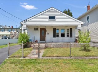 52 Hanover Ave, Pawtucket, RI 02861