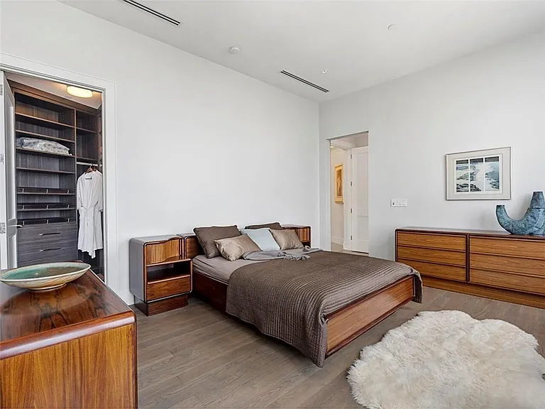 3376 Peachtree Rd #44B — Photo 48