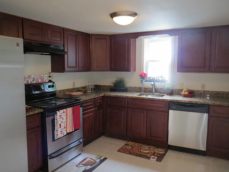 446 W South St #2 — Photo 9