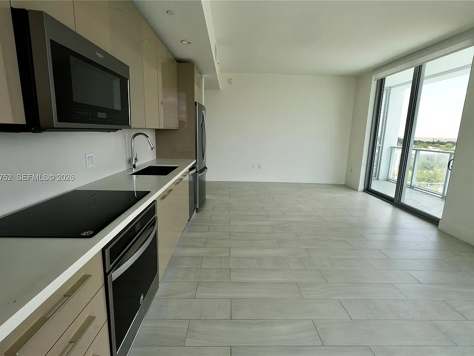 2000 Metropica Way #1910