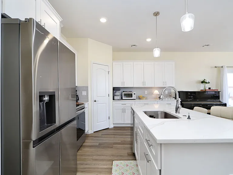 1812 Sutter Woods Rd — Photo 1