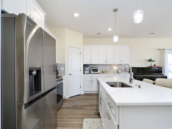 1812 Sutter Woods Rd, Junction City, KS 66441