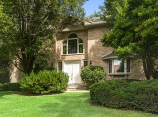 4 Mulberry Dr, Hawthorn Woods, IL 60047