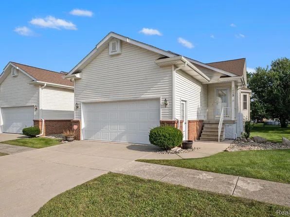 9063 Luea Ln, Swartz Creek, MI 48473