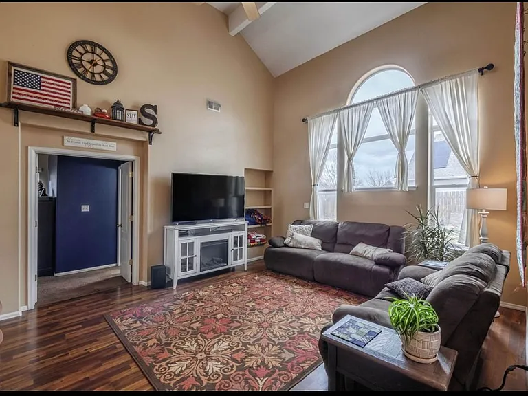 3060 Joel Ct — Photo 32