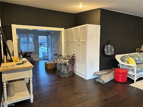 3rd image of 3192 Mogadore Rd