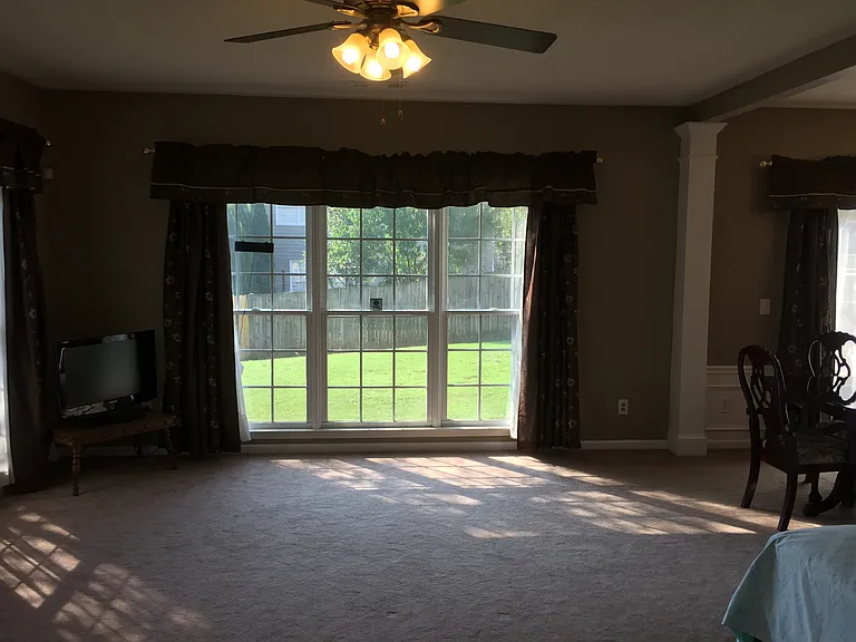 6075 Pattingham Dr — Photo 44