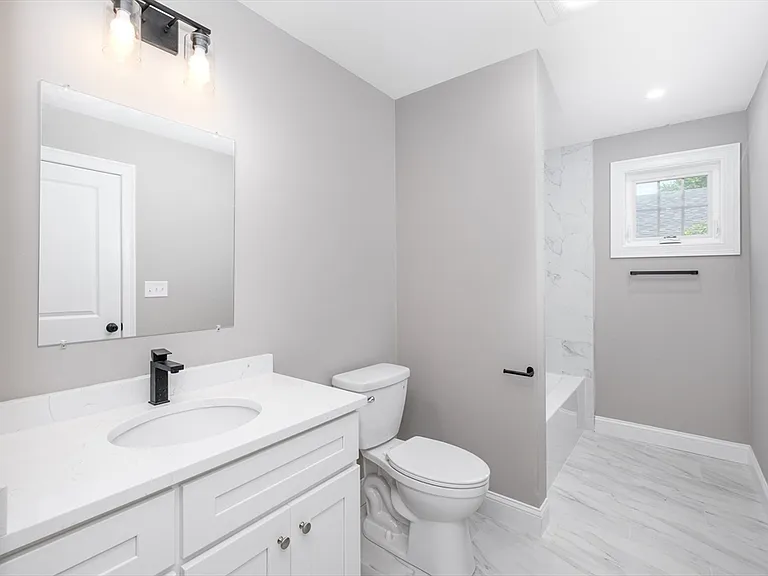 216 Vane St #2 — Photo 5