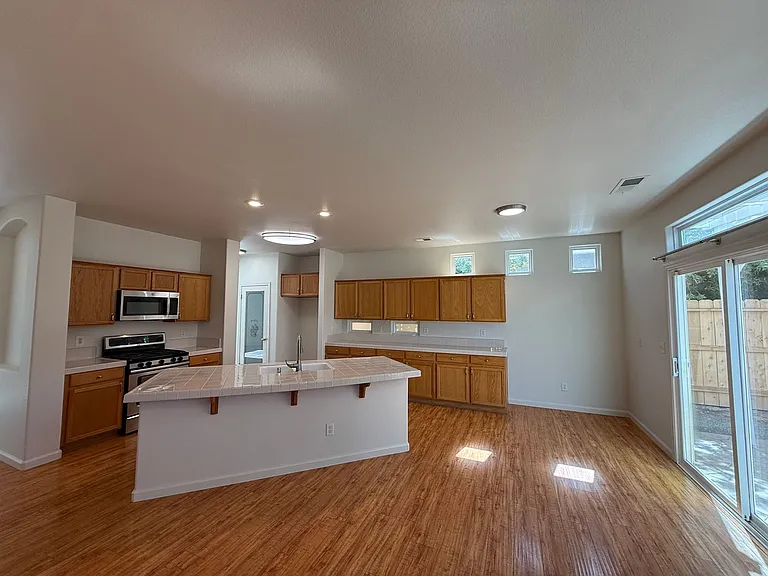 3904 Crescendo Ln — Photo 13
