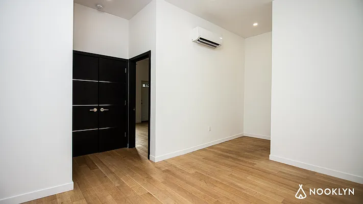 Rented by Nooklyn NYC LLC | media 43