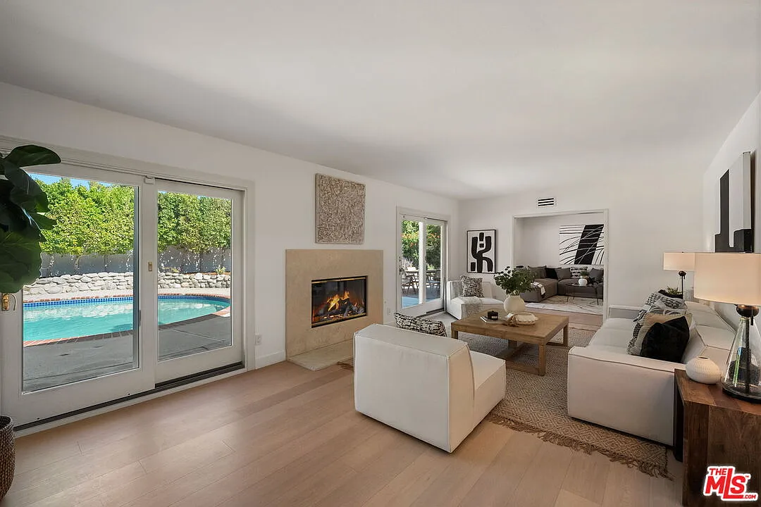 4 bed, 3.0 bath, 2514 sqft, $7,500 — Photo 2