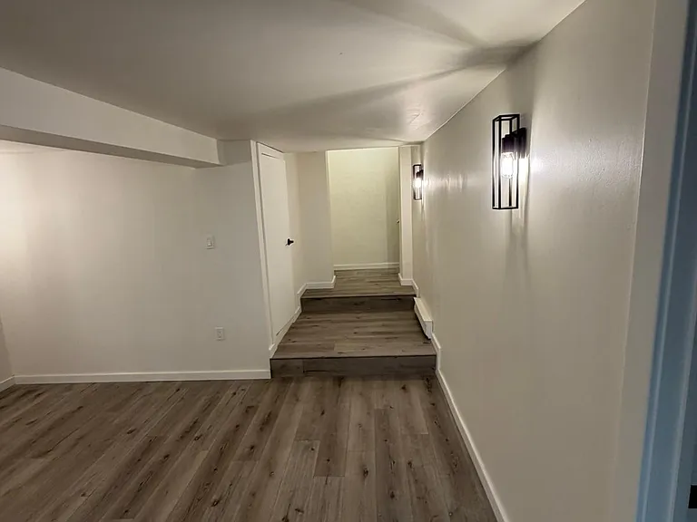 32 Cartwright St — Photo 3