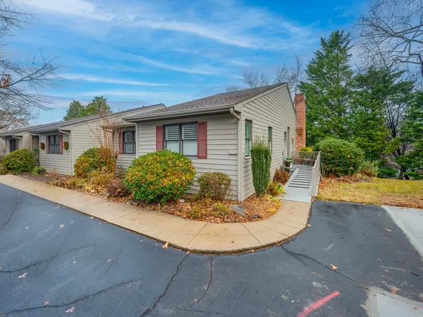 77 Chestnut St Unit 306, Tryon, NC 28782