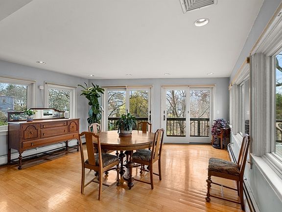 5th image of 12 Andrews St