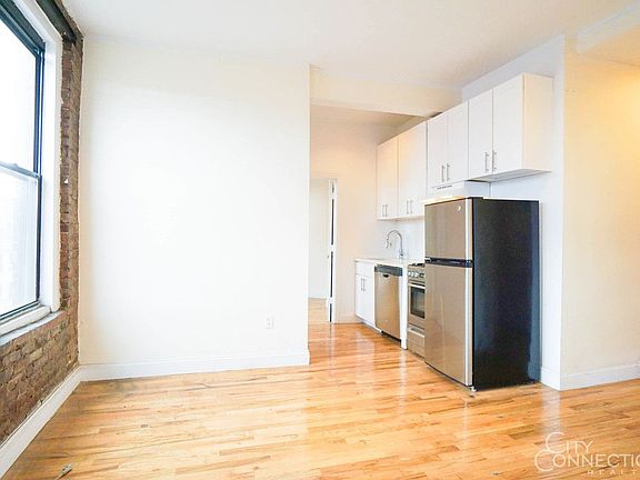 4th image of 240 E 4th St APT 4D