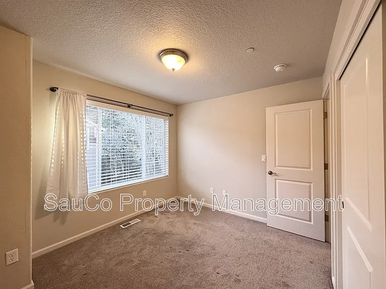175 NE 80th Ave — Photo 18